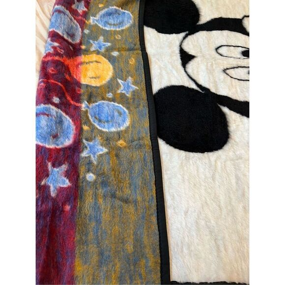 Vintage Disney Mickey Mouse 56” x 72”  Blanket - Biederlack USA - Picture 7 of 9